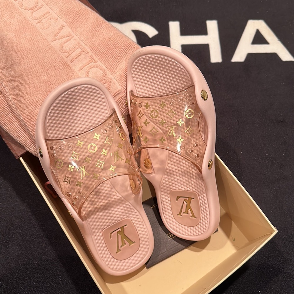Authentic Louis Vuitton spa slip ons - Picture 3 of 8